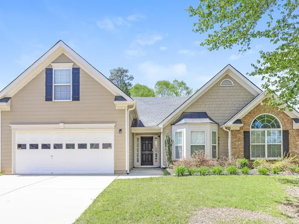 402 Black Fox Dr, Locust Grove, GA 30248