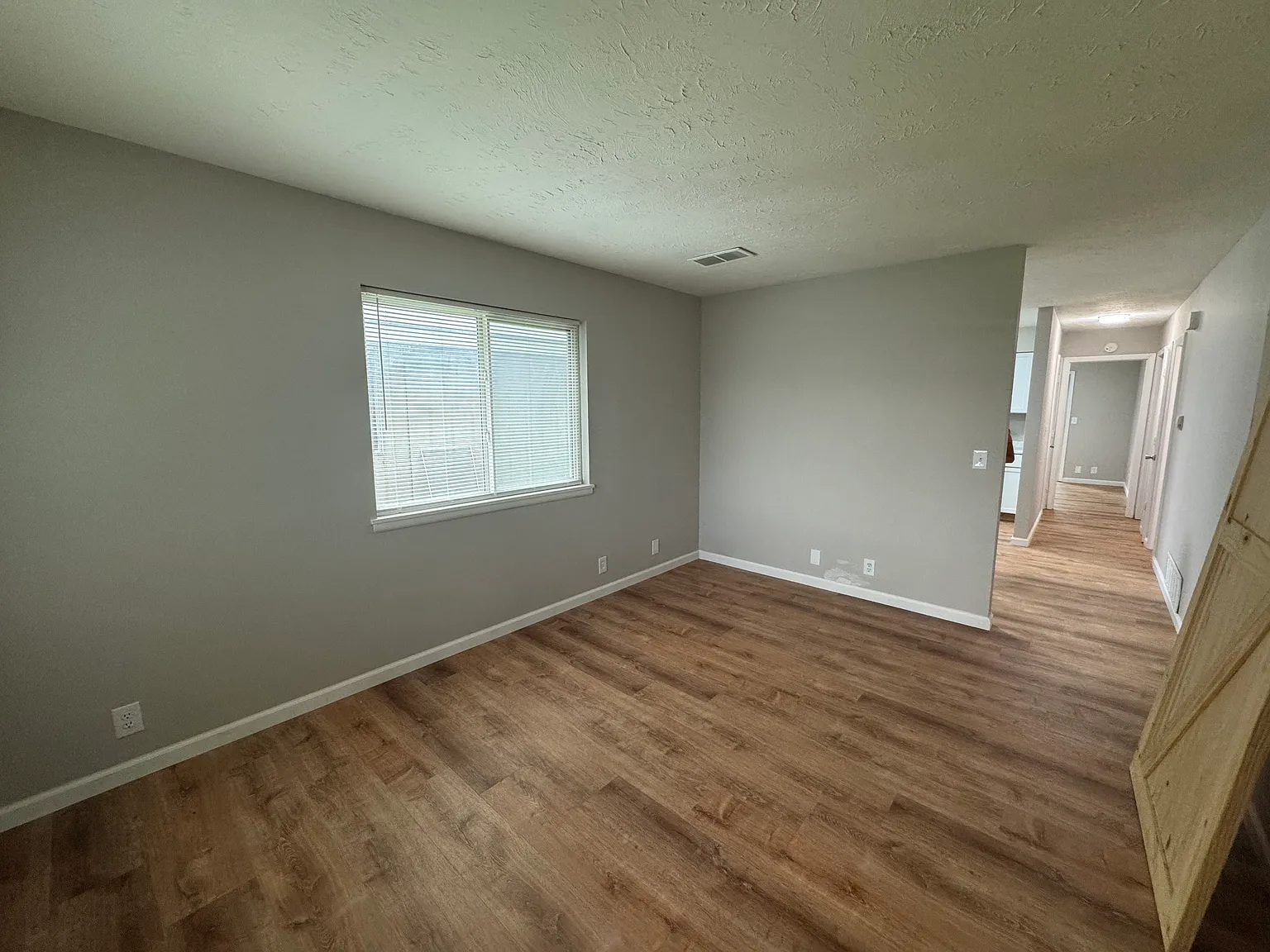610 Bremer Dr — Photo 2