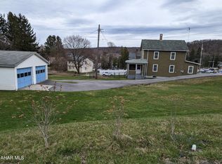 903 Rowena Dr, Ebensburg, PA 15931