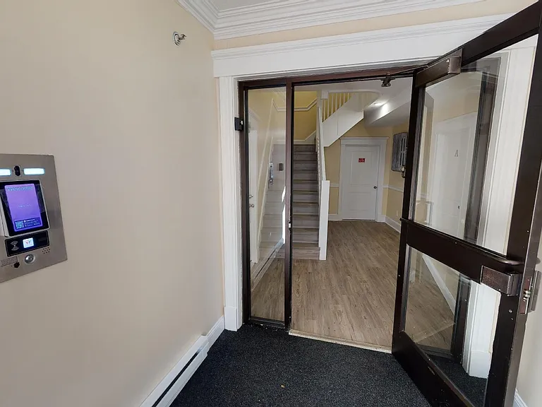 123 Sutherland Rd #G — Photo 12