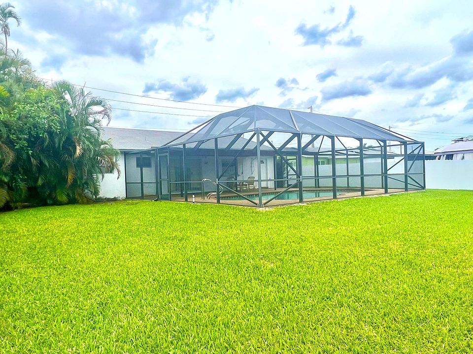2nd image of 1058 W River Drive