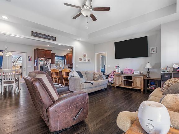 4th image of 4004 Lewisburg Rd