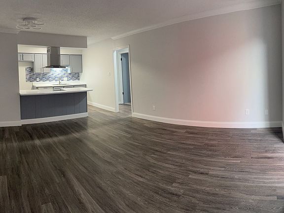 2nd image of 916 NE Tortoise Dr #4