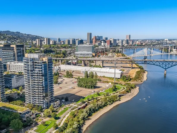 3570 S River Pkwy Unit 613, Portland, OR 97239