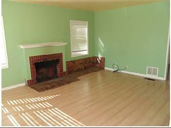 3rd image of 408 W Broadmoor Blvd
