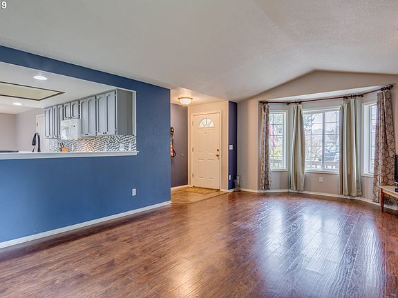 5th image of 5111 NE 72nd Cir