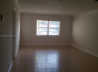 1300 Moffett St APT 110, Hallandale, FL 33009