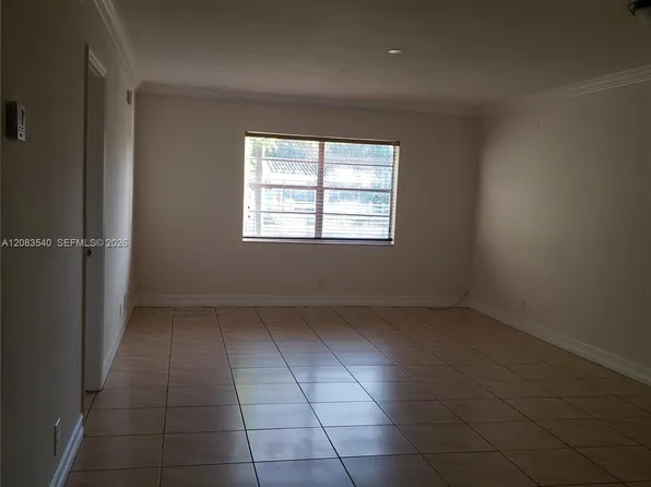 1300 Moffett St APT 110, Hallandale, FL 33009