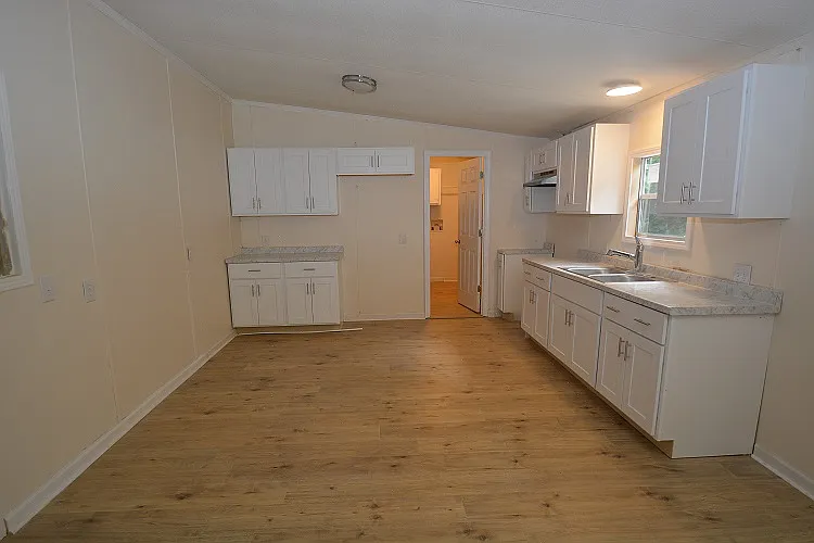 7005 Hodge Rd — Photo 2