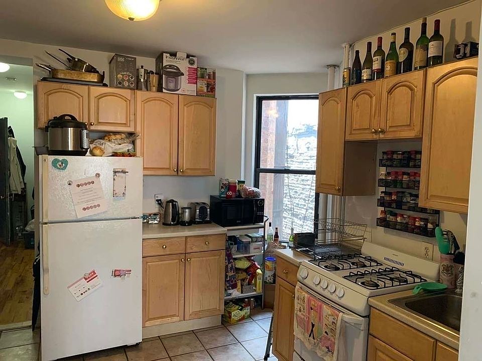 1st image of 226 E 83rd St #4F