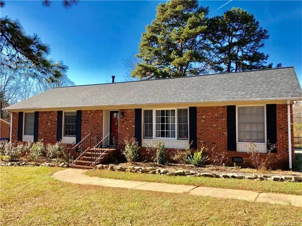 1135 Fieldstone Rd, Mooresville, NC 28115