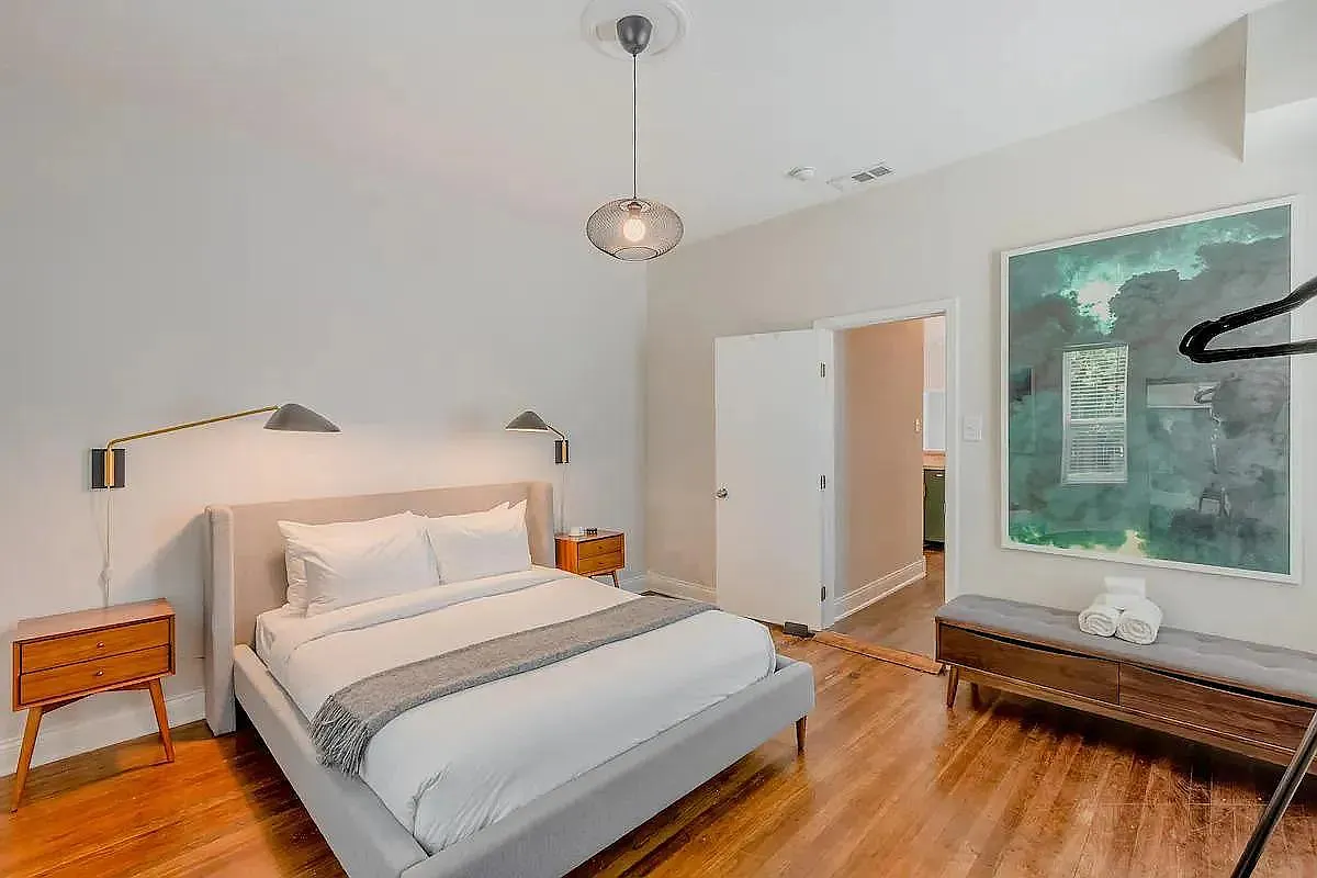 1704 S Akard St - 1704 S. Akard St , Unit 1 — Photo 1