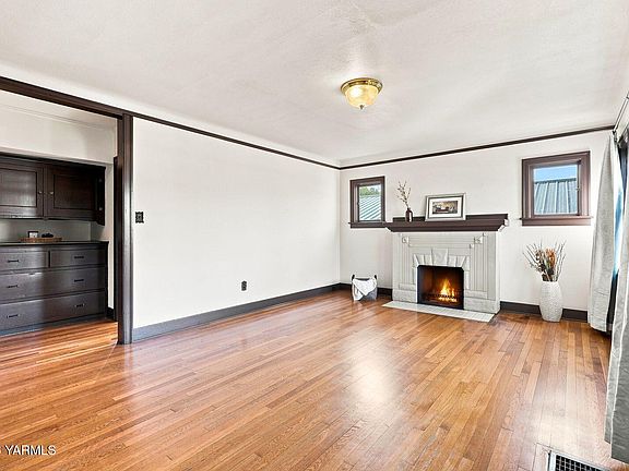 5th image of 309 S 8th Ave