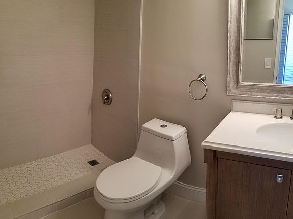 5th image of 221 W Park Dr APT 201