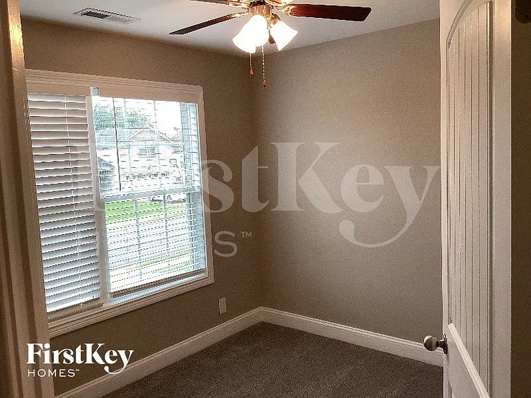 1217 Ridge Meadow Dr — Photo 7