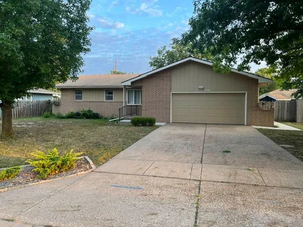 2410 Brookwood Ln, Salina, KS 67401