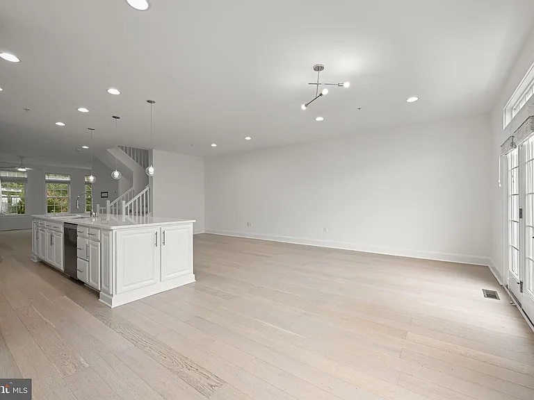 8120 Westside Blvd — Photo 37
