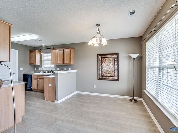 2nd image of 104 Artesian Ln