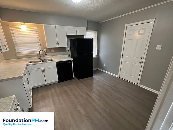 3rd image of 5176 Breckenwood Dr