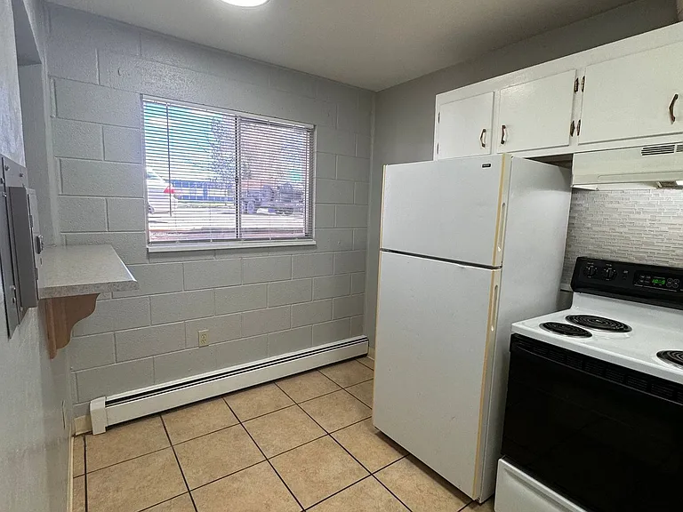 Parklane Apartments — Photo 4