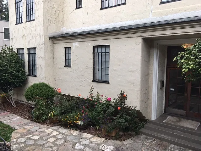 391 Fairmount Ave — Photo 2