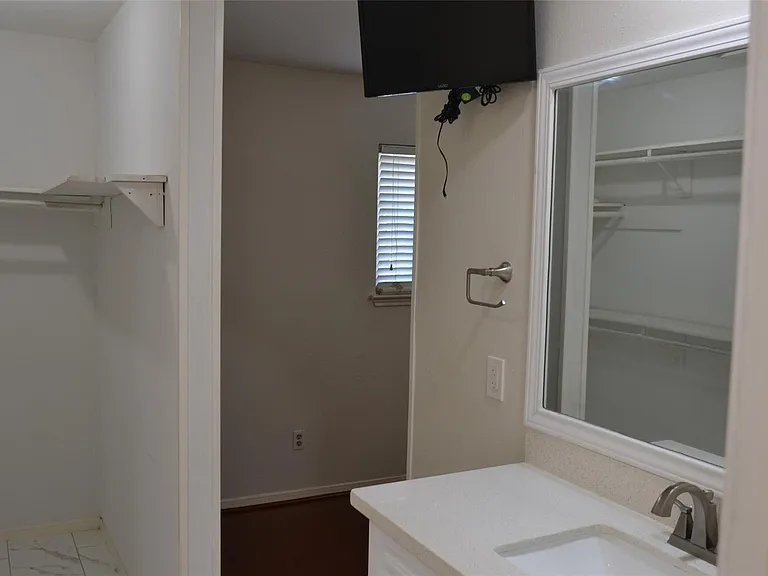 2379 Briarwest Blvd #25 — Photo 21
