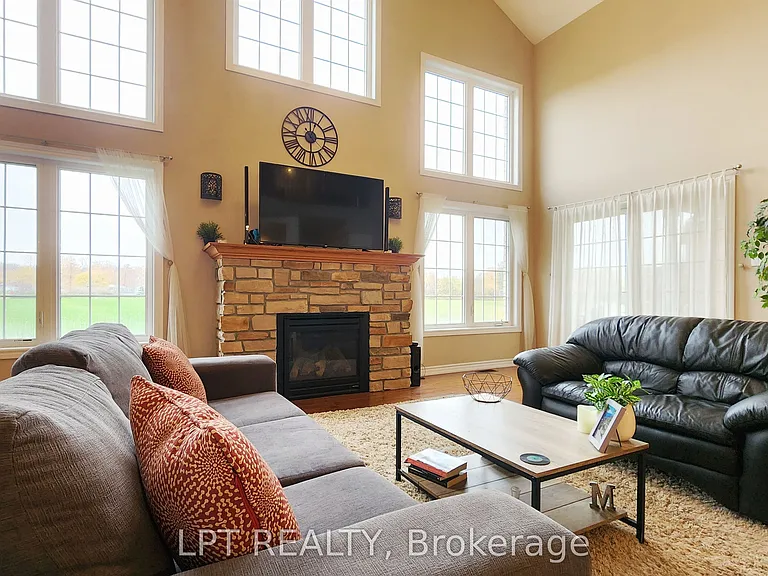 12 Plowright Rd #LEASE — Photo 7