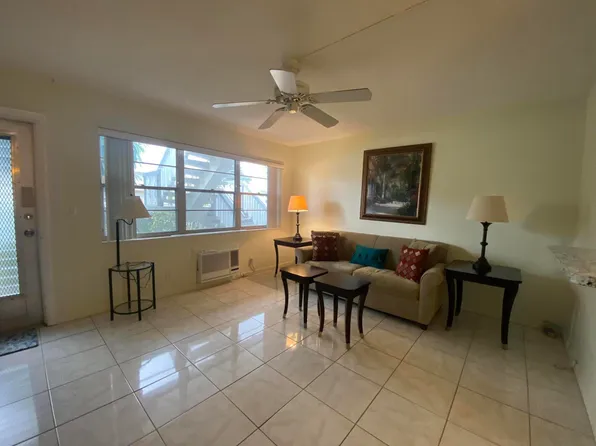 3 Kingswood E #A, West Palm Beach, FL 33417