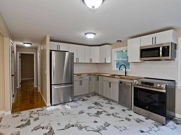 5th image of 276 Spikenard Cir
