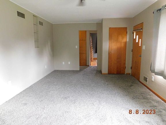 2nd image of 220 James Ave
