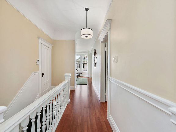 2nd image of 532 Waller St