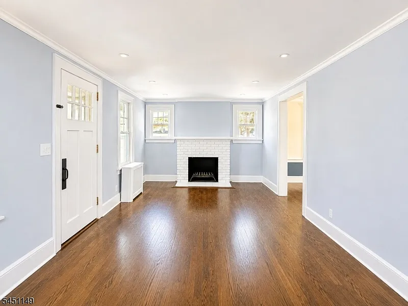 3 bed, 1.5 bath, $4,500 — Photo 4