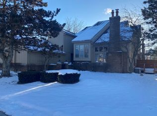 37928 N Laurel Park Dr, Livonia, MI