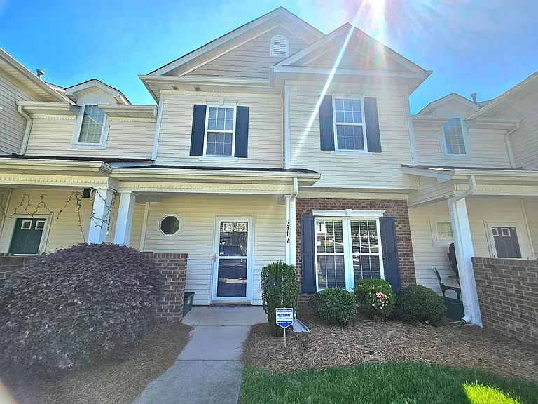 5817 Fox Point Cir — Photo 2