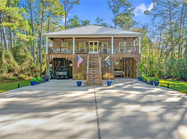 124 Buchanan St, Dauphin Island, AL 36528