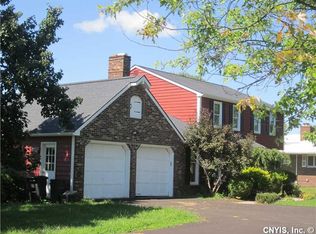 6076 Donnybrook Dr, Cicero, NY 13039