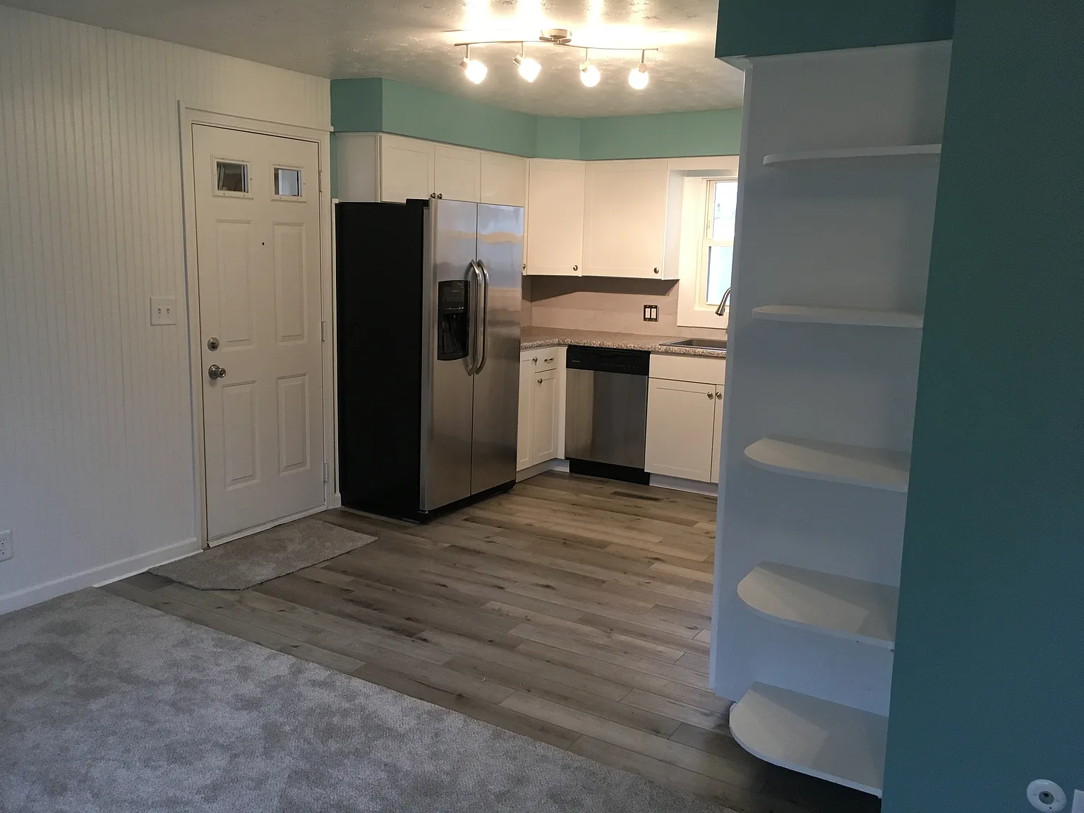 125 Lakewood Ave photo 1
