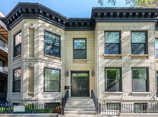 116 W Chestnut St, Chicago, IL 60610
