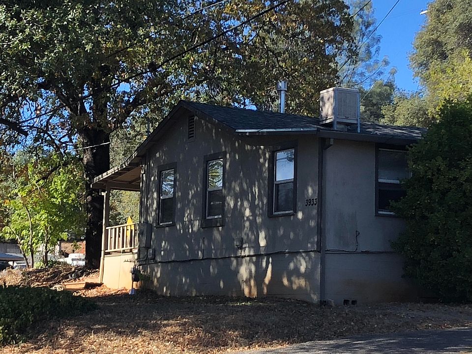2nd image of 3933 Willow St