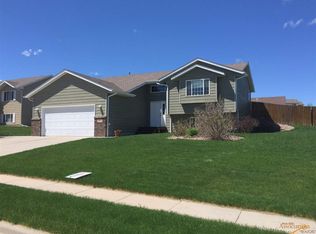 4819 Chalkstone Dr, Rapid City, SD 57701