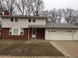 1350 Eastwood Dr, Muskegon, MI 49442