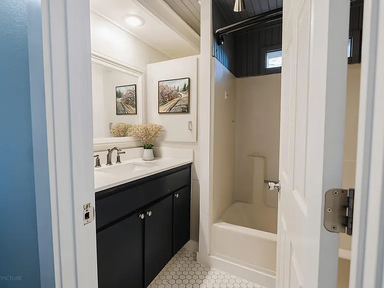 2518 Daugherty St — Photo 10