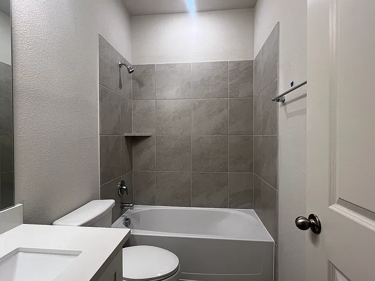 16108 Hidden Cove Dr — Photo 17