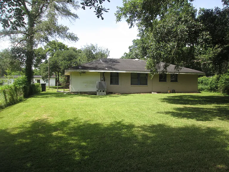 203 Fairfax Pl — Photo 6