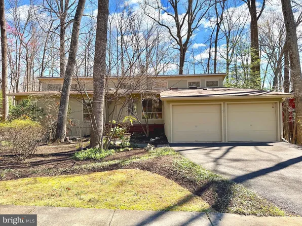 2105 Lirio Ct, Reston, VA 20191