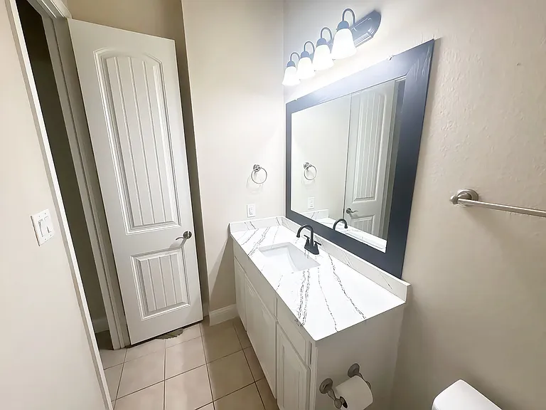 14803 Huffman Ln — Photo 32