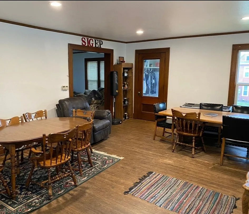 4 bed, 2519 sqft, $2,000 — Photo 3