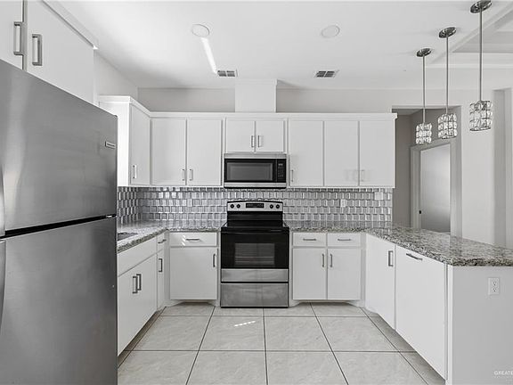 5th image of 1609 Angelina Dr