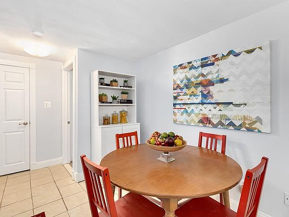 4th image of 45 Colborne Rd APT B1