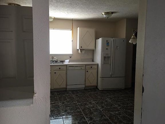 4th image of 1707 Meadow Green Dr